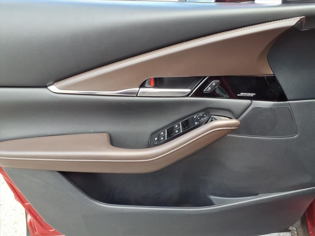 2025 Mazda CX-30 Premium - Photo 17