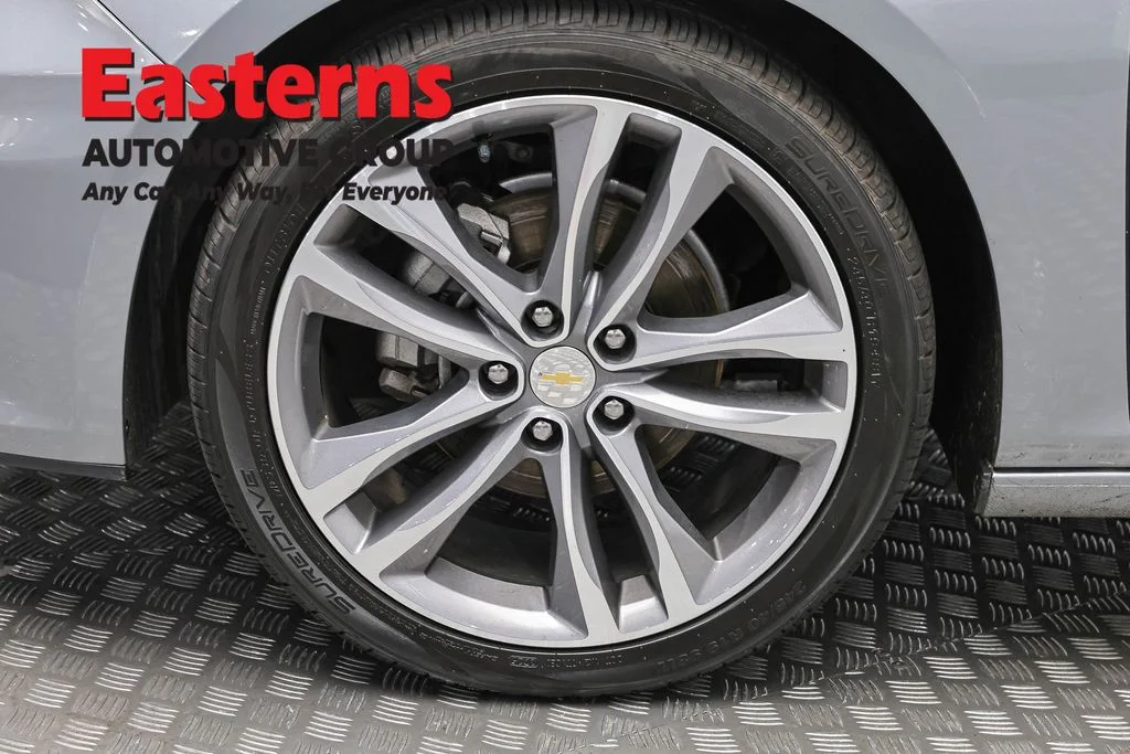 Used 2024 Gray Chevrolet LT image 34