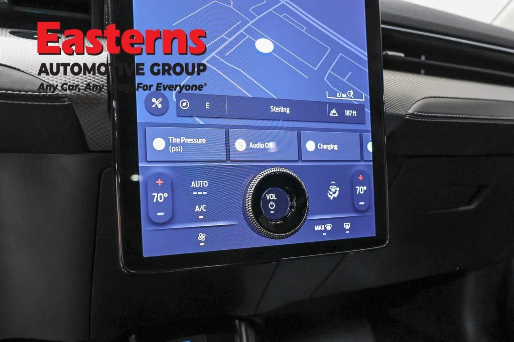 Used 2021 White Ford Select image 20