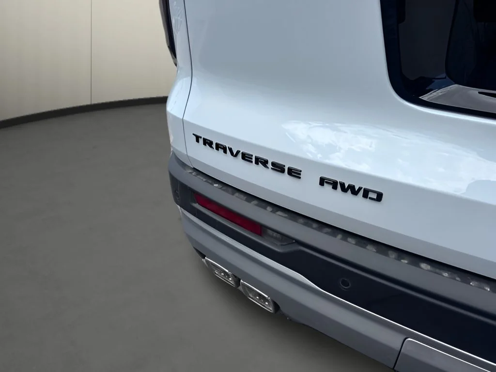 New 2026 Polar White Tricoat Chevrolet Z71 image 36