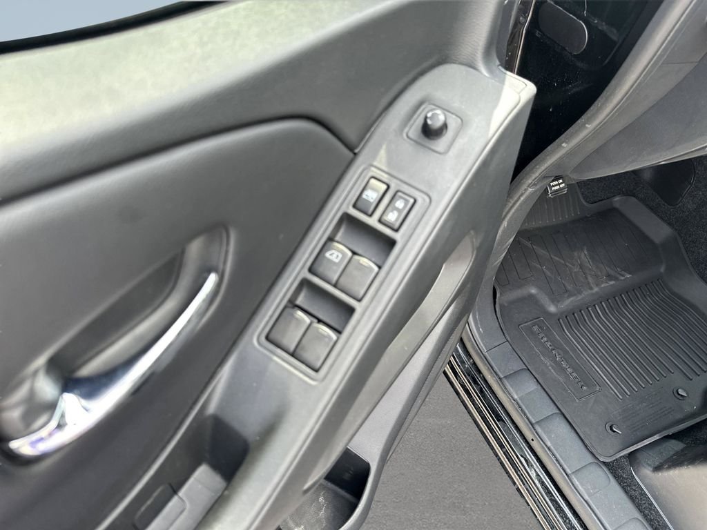 Used 2025 Super Black Nissan SV image 17