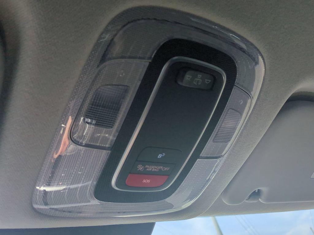 New 2027 Gray Hyundai SE FWD image 23