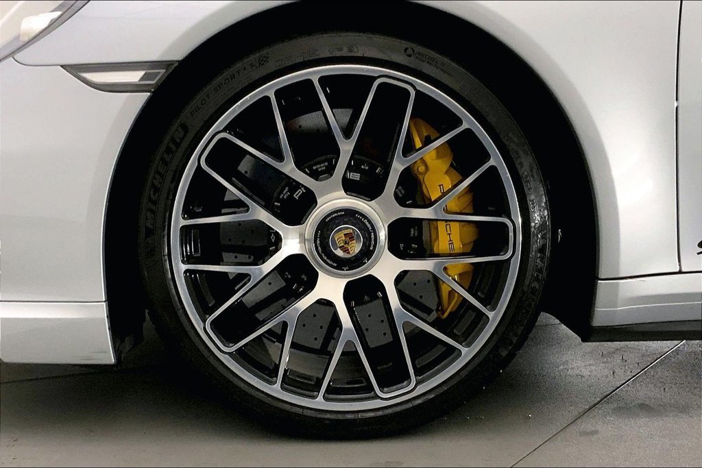 Used 2014 Rhodium Silver Metallic Porsche Turbo image 8