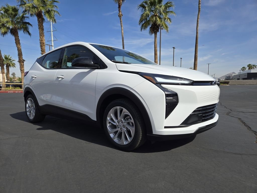 2027 Chevrolet Bolt EV LT Auto's photo