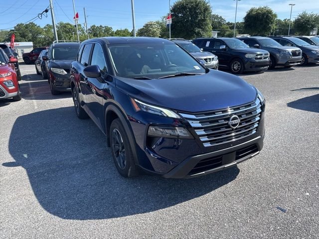 Used 2024 Blue Nissan SV image 3