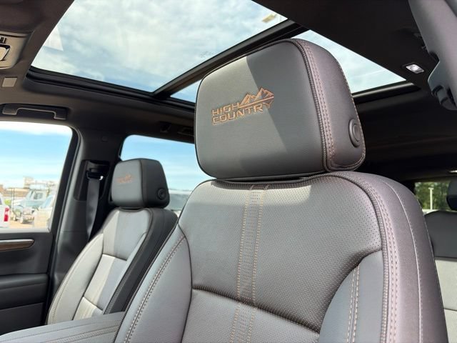 2026 Chevrolet Suburban High Country - Photo 15