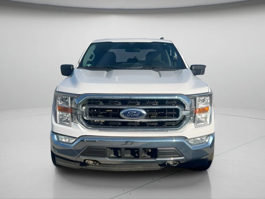 Certified Used 2022 Oxford White Ford XLT image 16