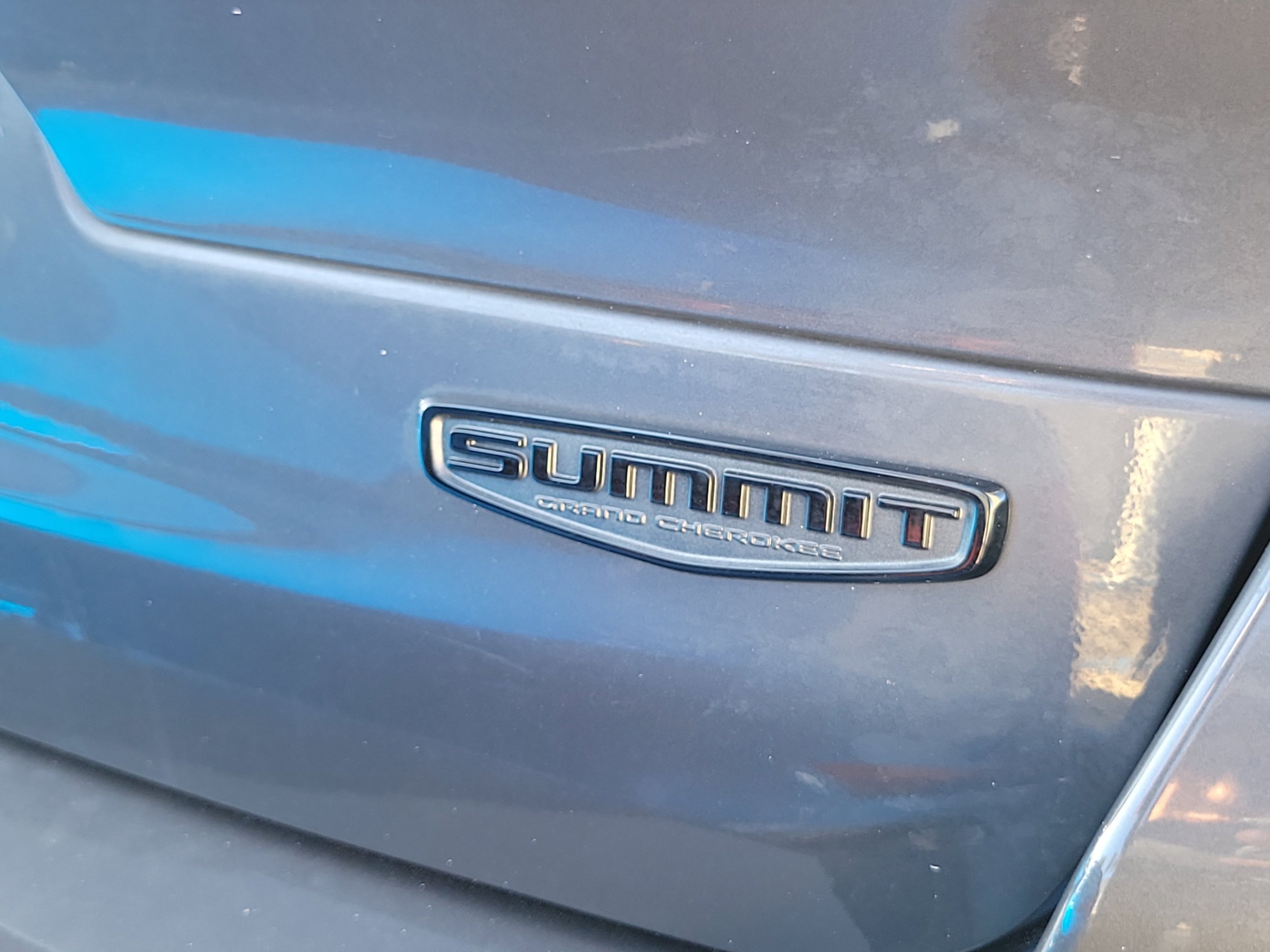 Used 2025 Baltic Gray Metallic Clearcoat Jeep Summit image 8