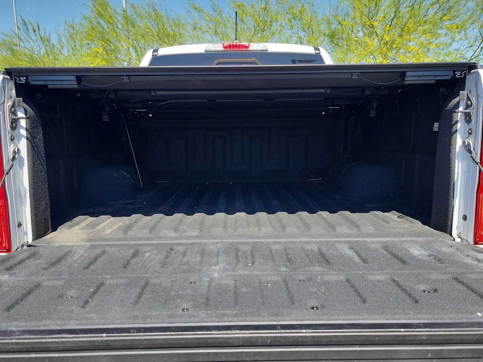 Used 2021 Oxford White Ford LARIAT image 31