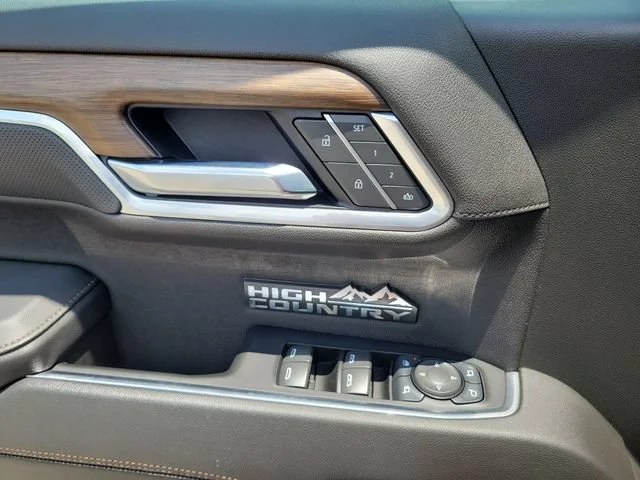 2025 Chevrolet Silverado 1500 High Country - Photo 25