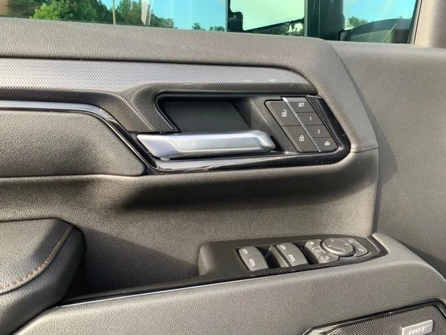 Used 2026 White GMC AT4 image 23