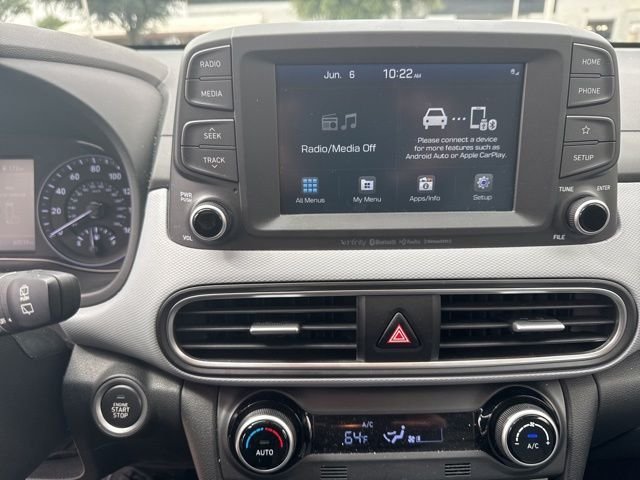 Used 2021 White Hyundai Limited image 3