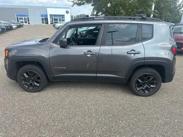Used 2017 Gray Jeep Latitude image 6