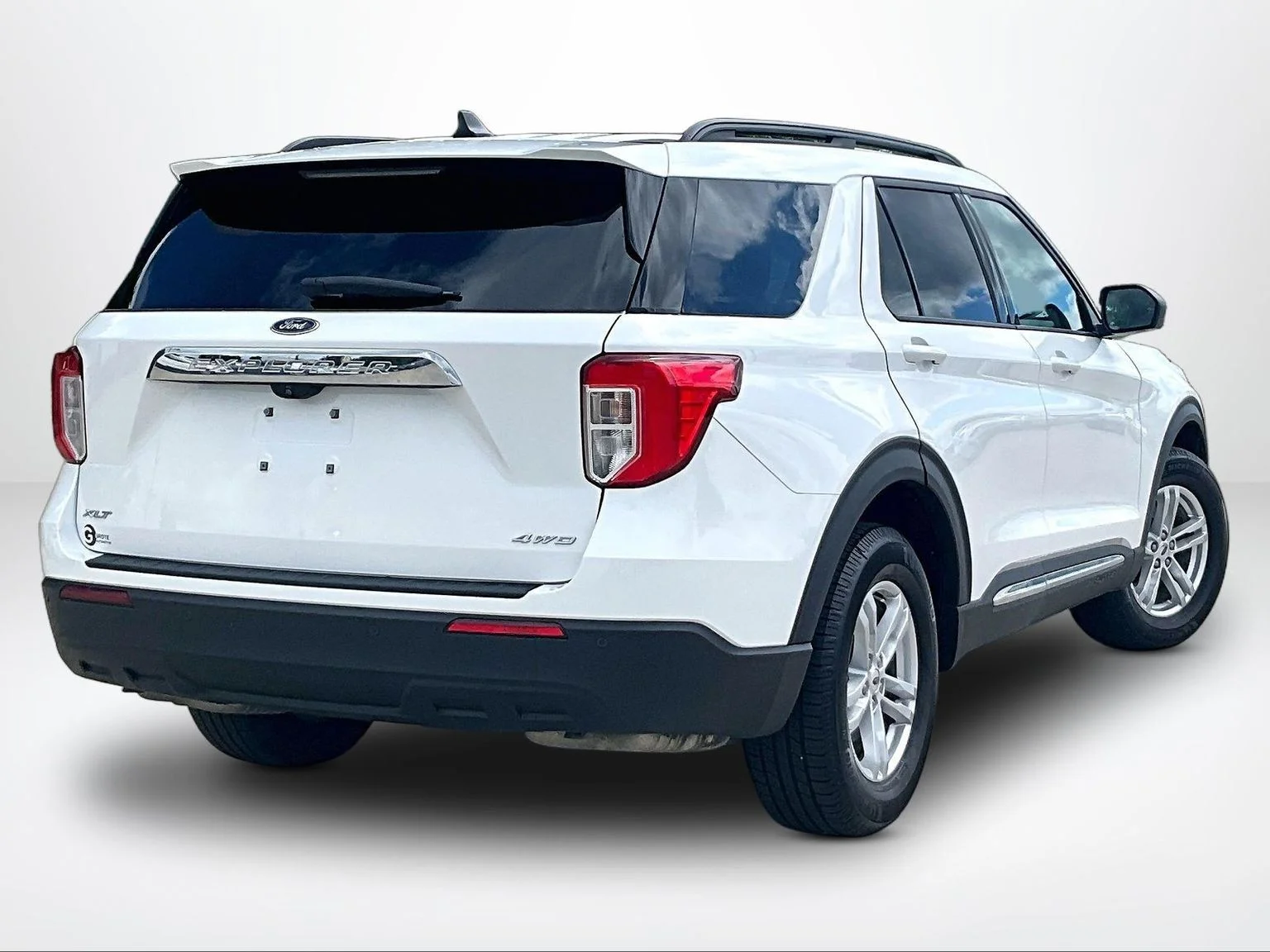 Used 2022 White Ford XLT image 3