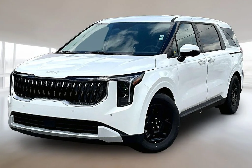 New 2026 Snow White Pearl Kia LXS image 1