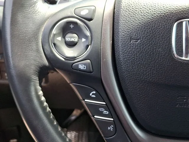 Used 2023 Red Honda RTL image 23