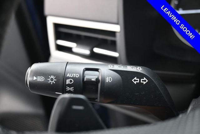 Used 2024  Mitsubishi SE image 17