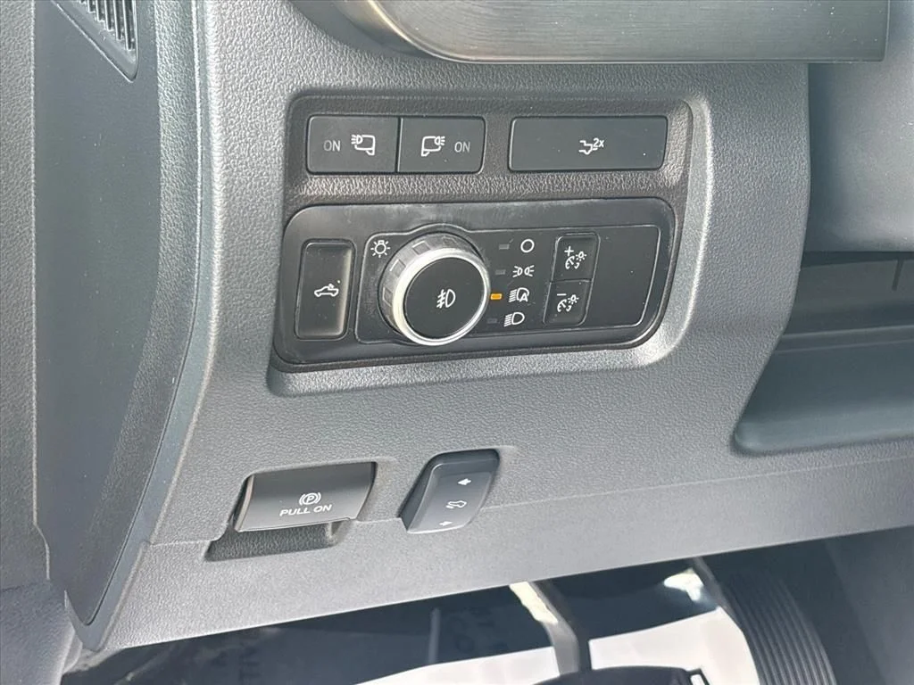 Certified Used 2024 Agate Black Metallic Ford Lariat image 28