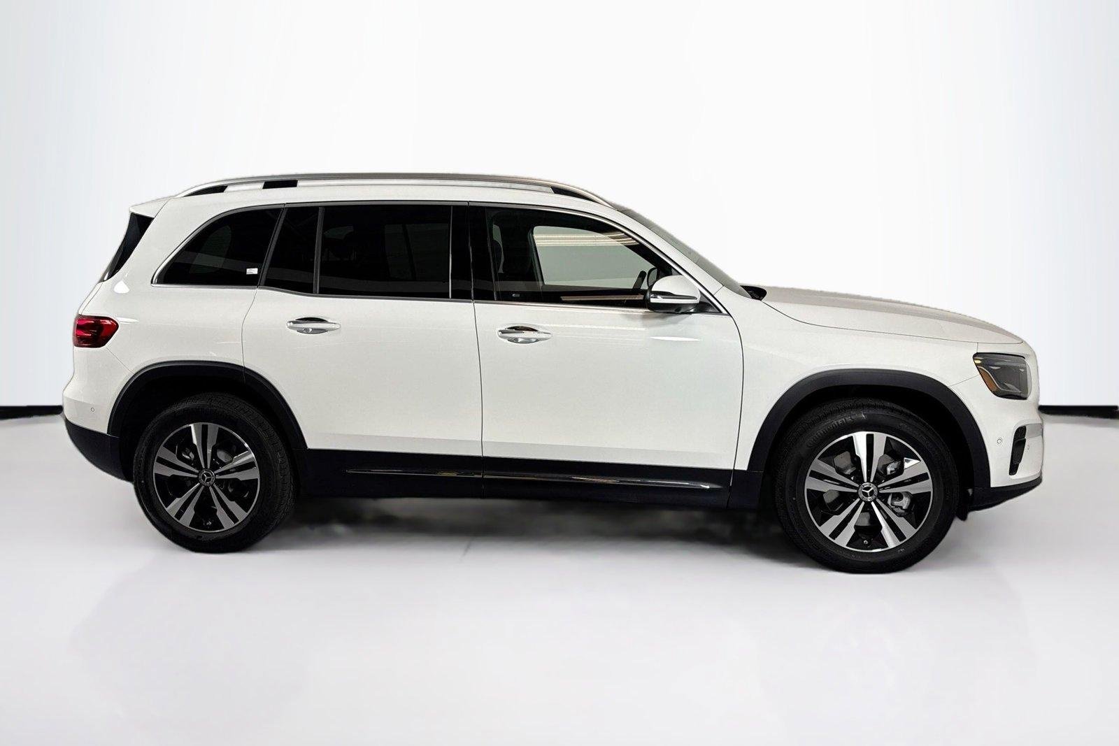 New 2026 Night Black Mercedes-Benz GLB 250 image 4