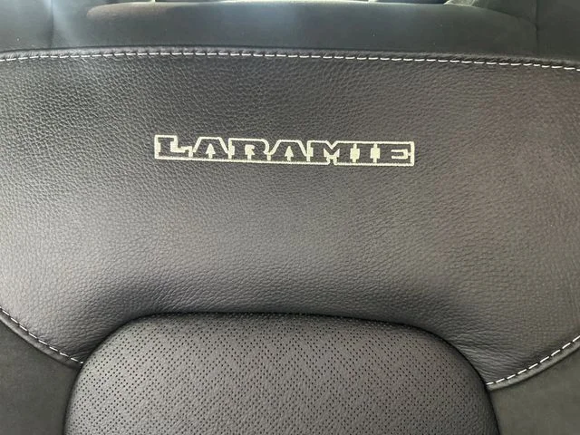 New 2026 Diamond Black Crystal Pearl-Coat Exterior Paint RAM Laramie image 26