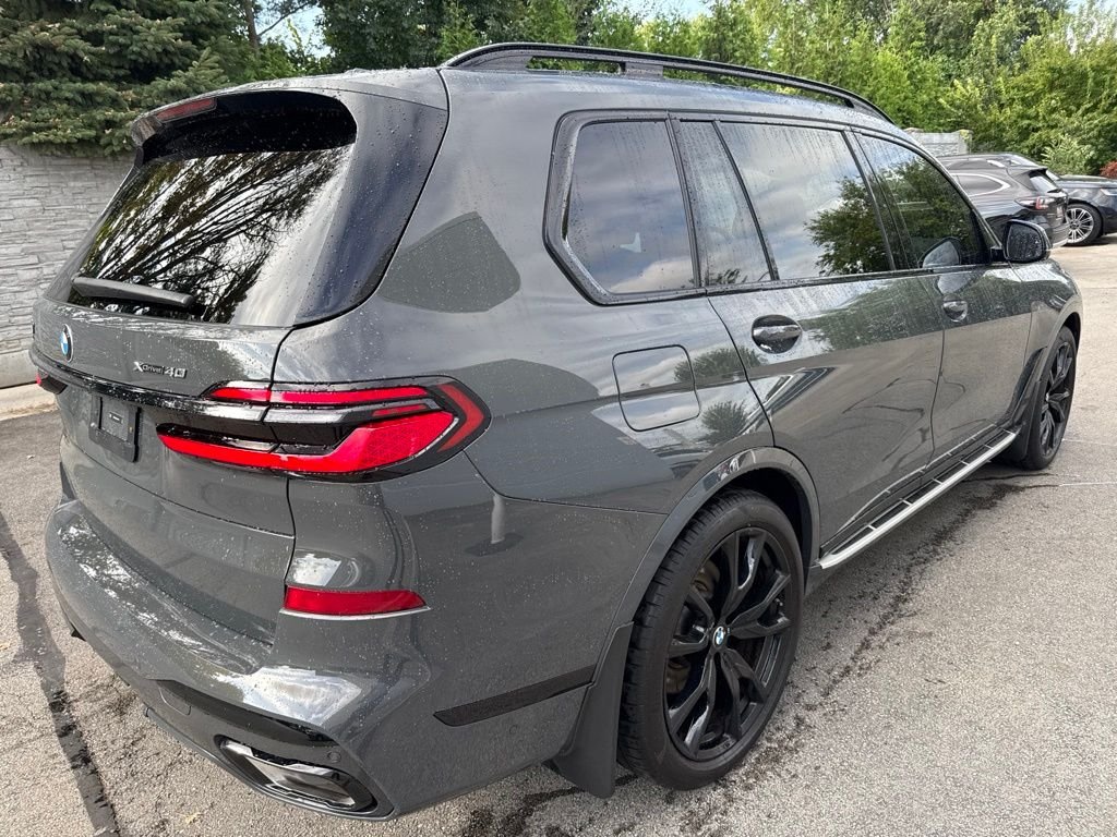 Used 2024 Gray BMW xDrive40i image 6