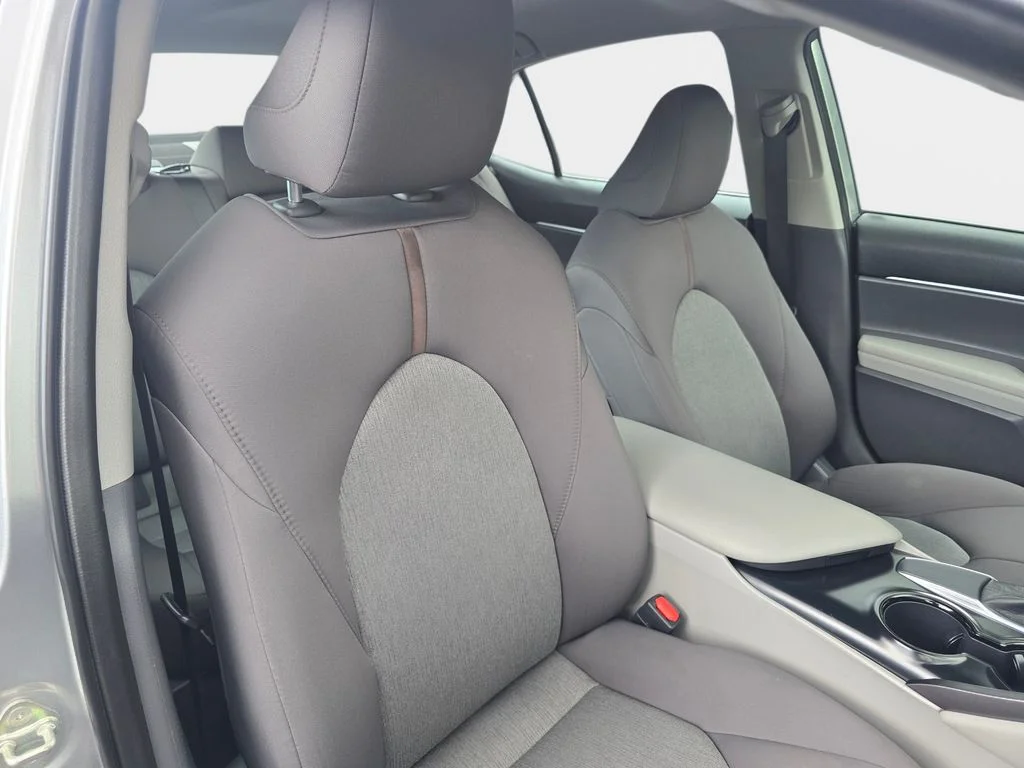 Used 2019 Silver Toyota LE image 12