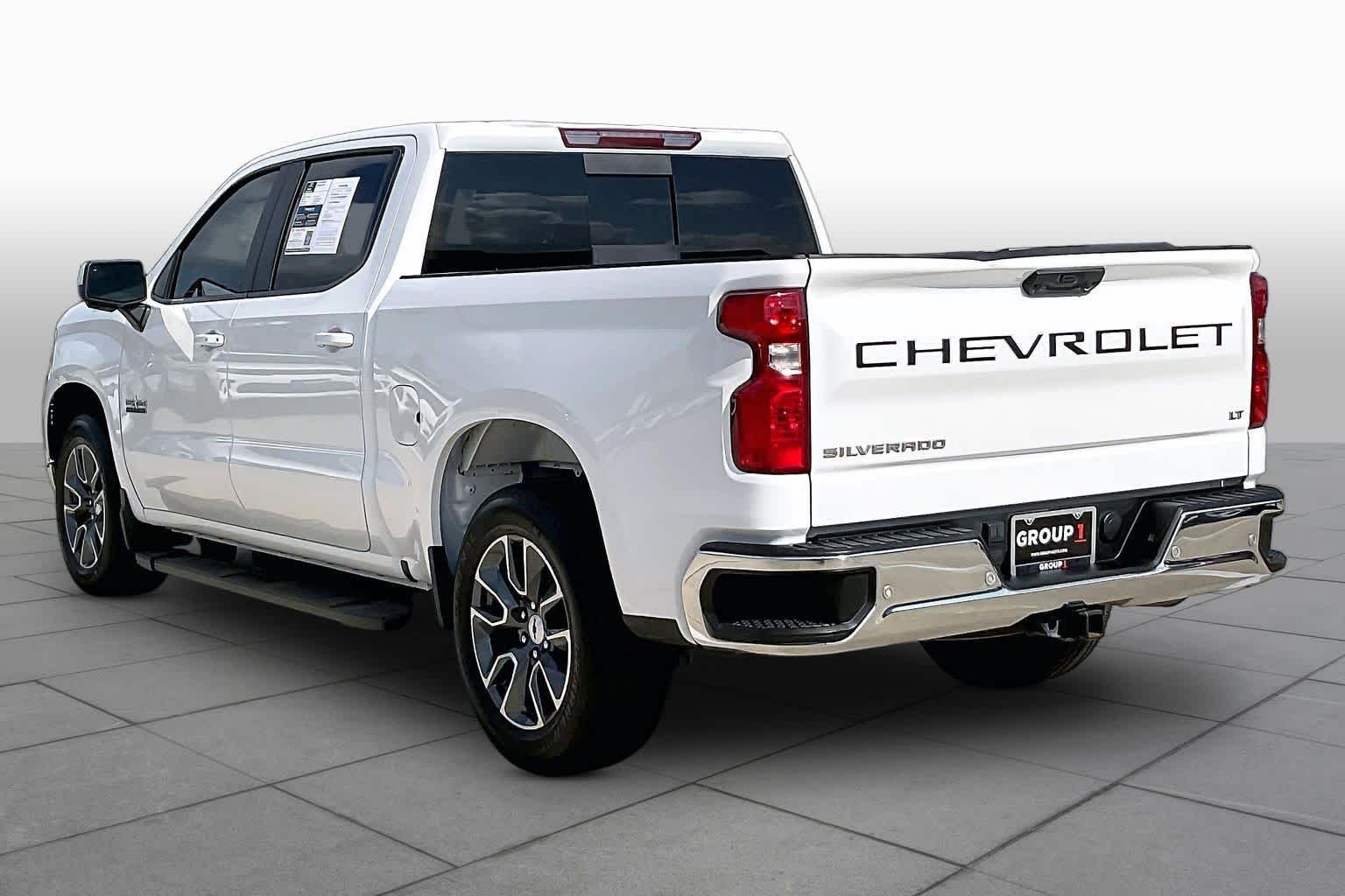 Used 2024 Summit White Chevrolet LT image 12