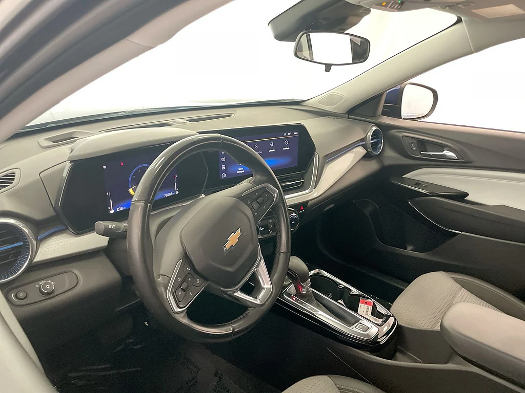 Used 2024 Blue Glow Metallic Chevrolet LT image 10