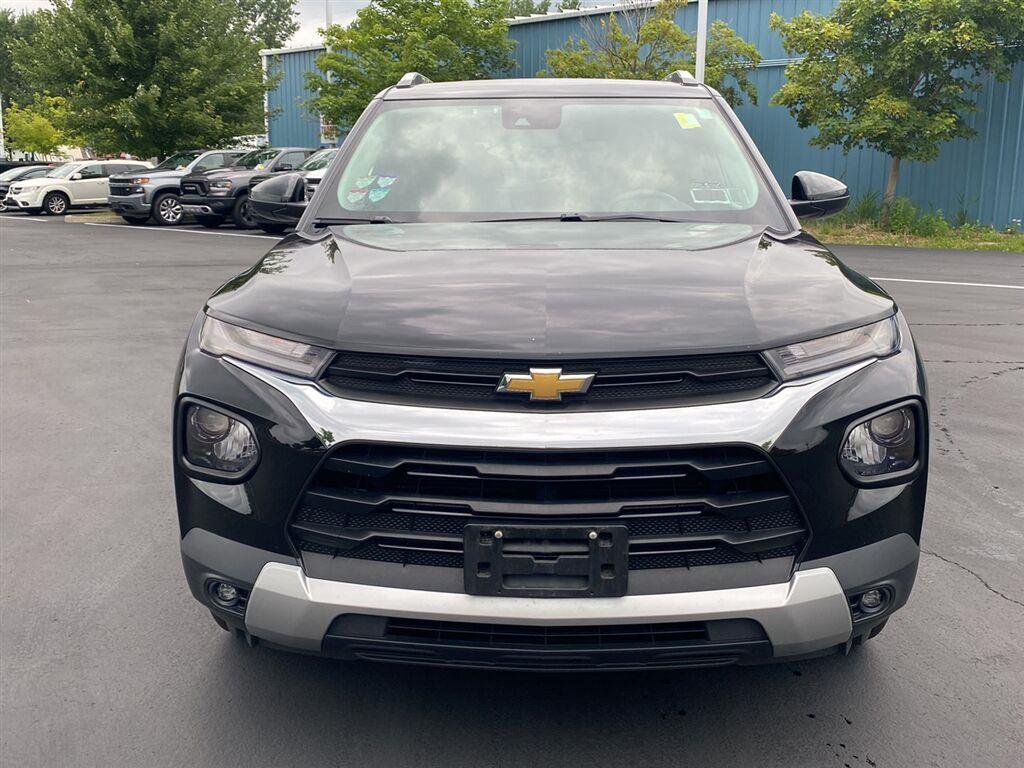 Used 2023 Mosaic Black Metallic Chevrolet LT image 6