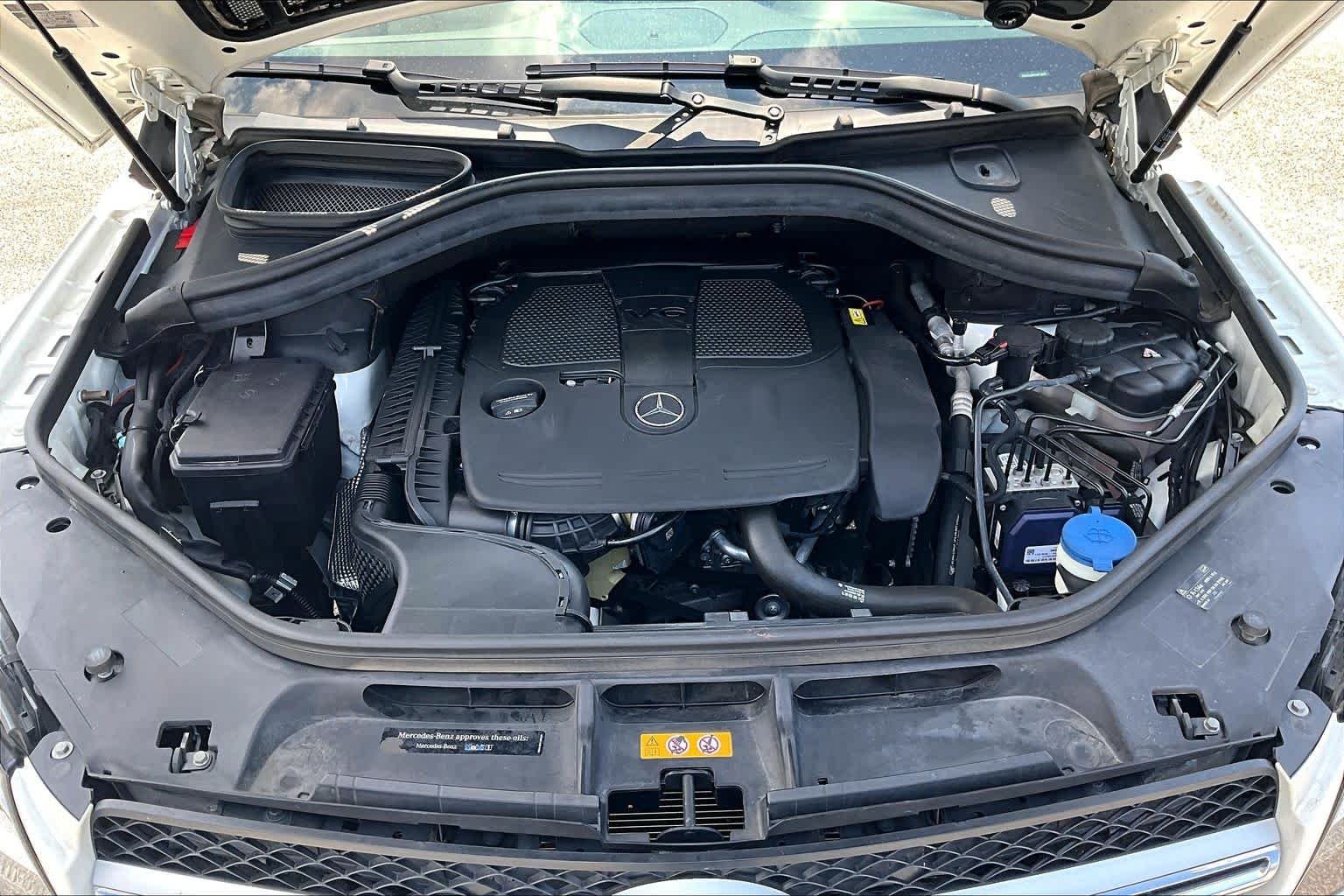 Used 2017 Polar White Mercedes-Benz GLE 350 image 32