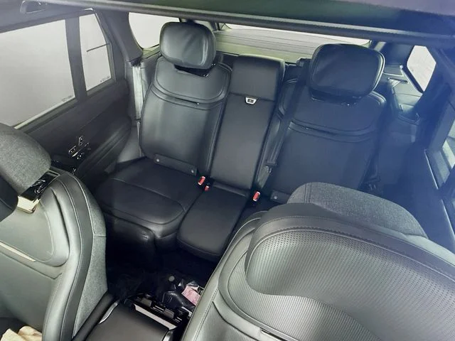 New 2026 Ostuni Pearl White Land Rover SV Signature Suite image 14