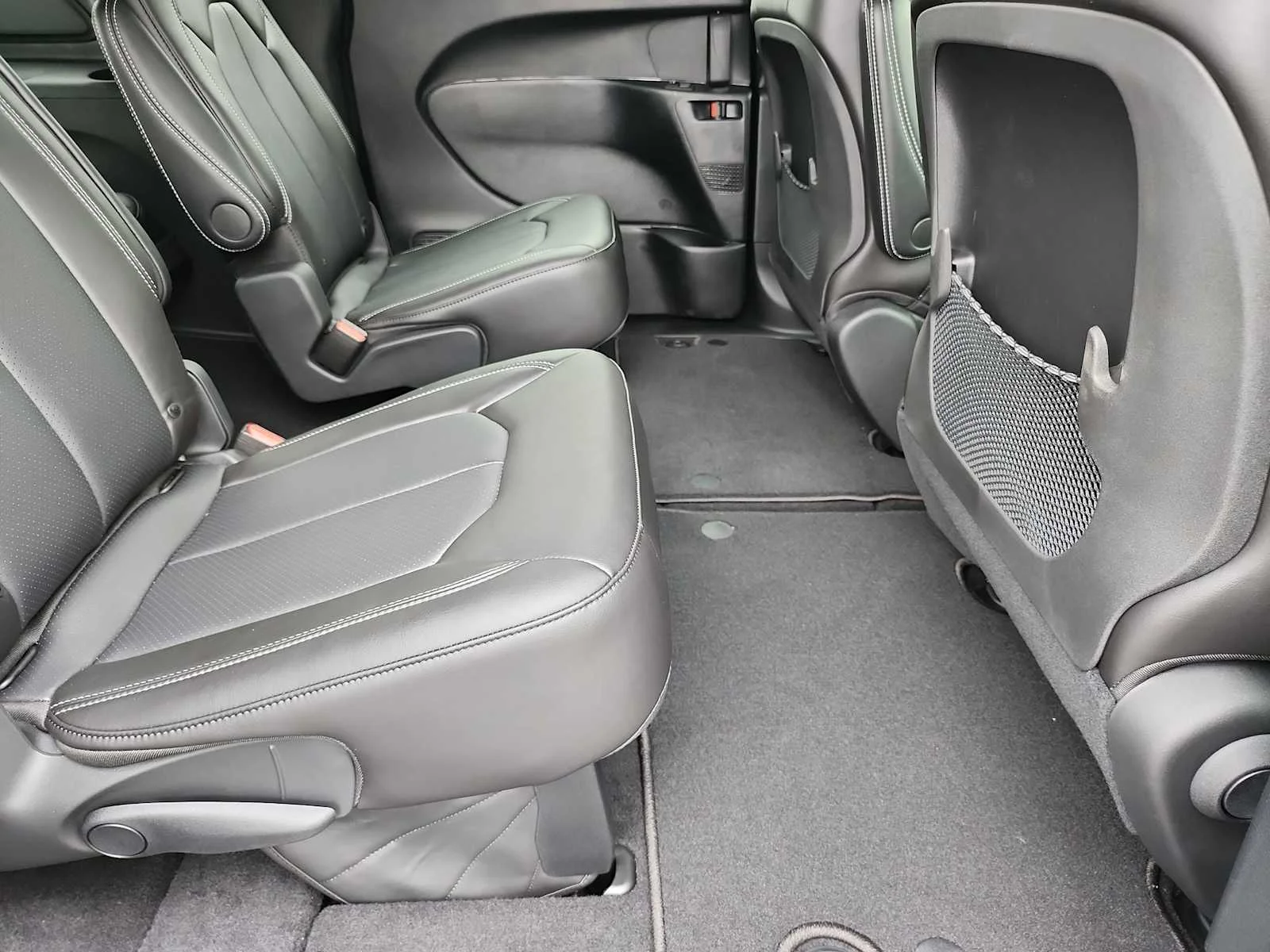 2026 Chrysler Voyager LX - Photo 17