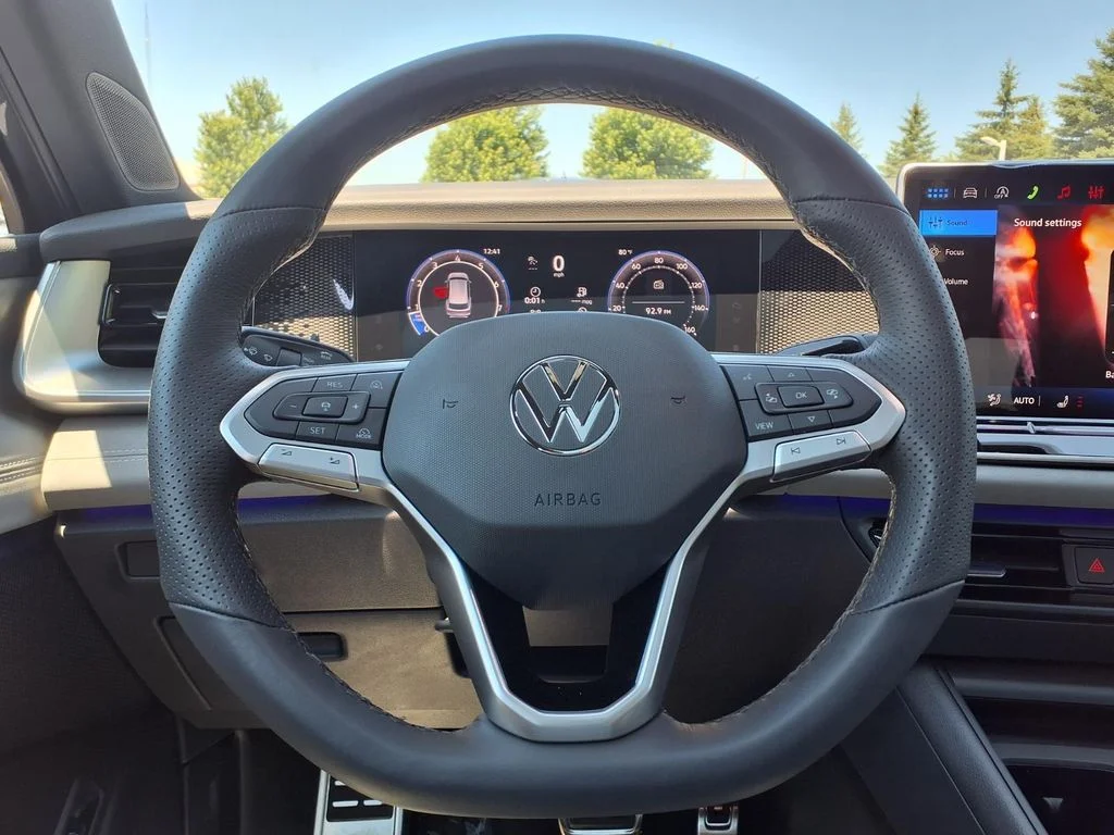 New 2026 Platinum Gray Metallic Volkswagen 2.0T SE R-Line Black image 13