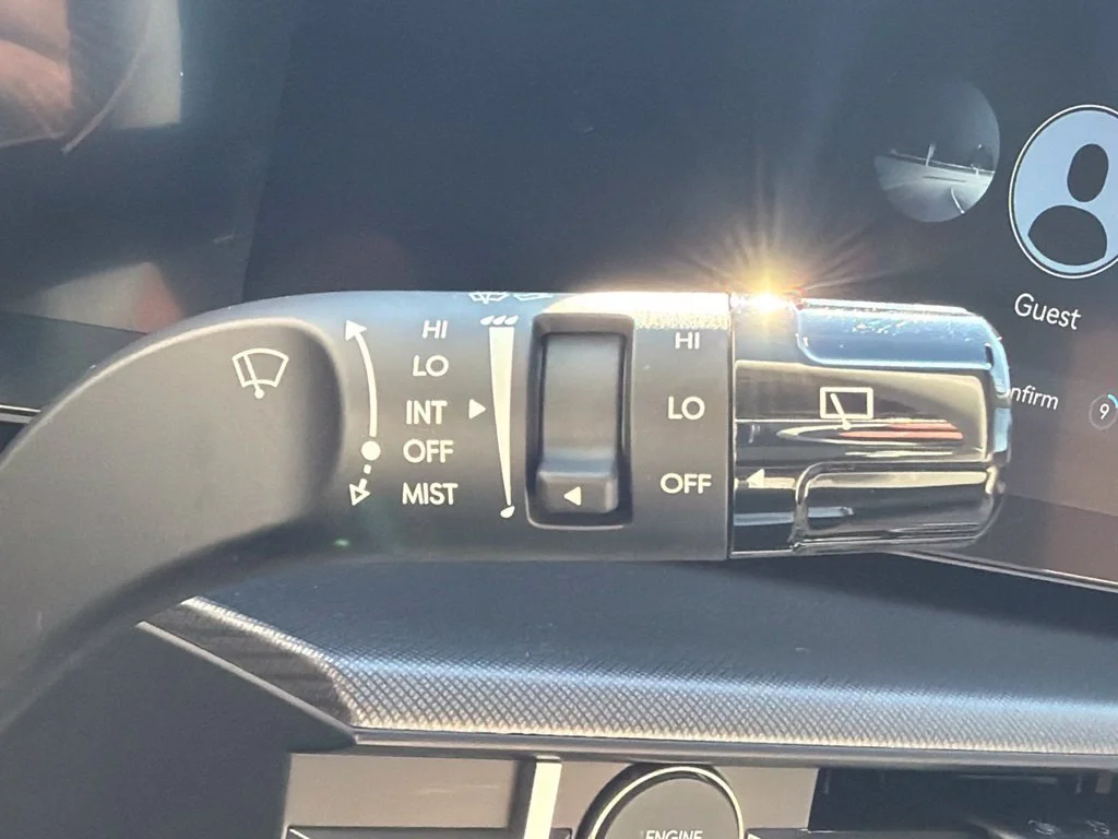 New 2027 Shimmering Silver Hyundai SE image 30