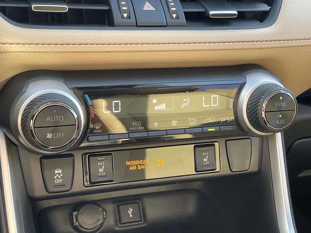 2021 Toyota RAV4 XLE Premium - Photo 19