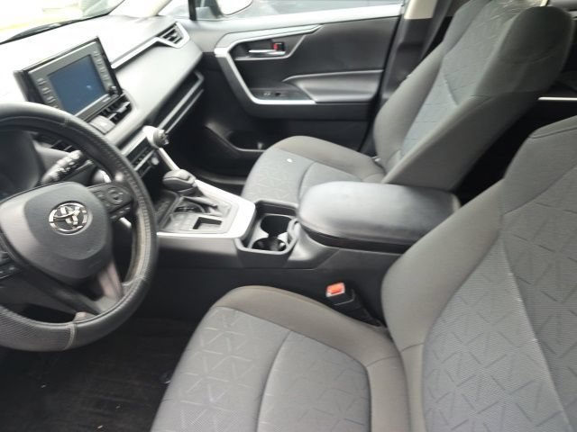 Used 2021 Magnetic Gray Metallic Toyota XLE image 3