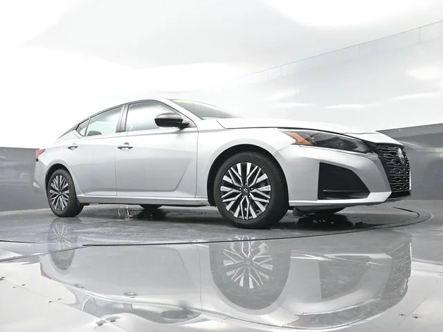 2024 Nissan Altima SV - Photo 32