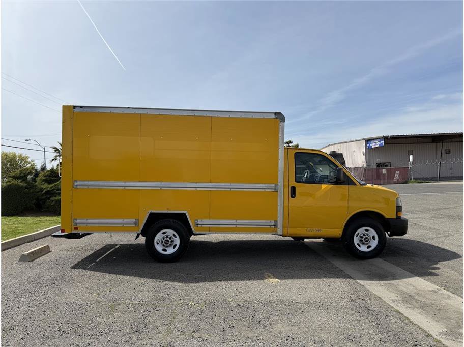 2020 Gmc Savana 3500 Cutaway photo 4