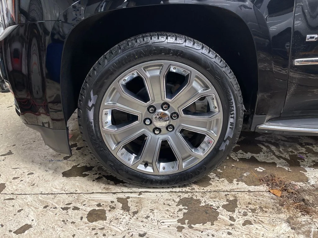 Used 2017 Black GMC Denali image 11