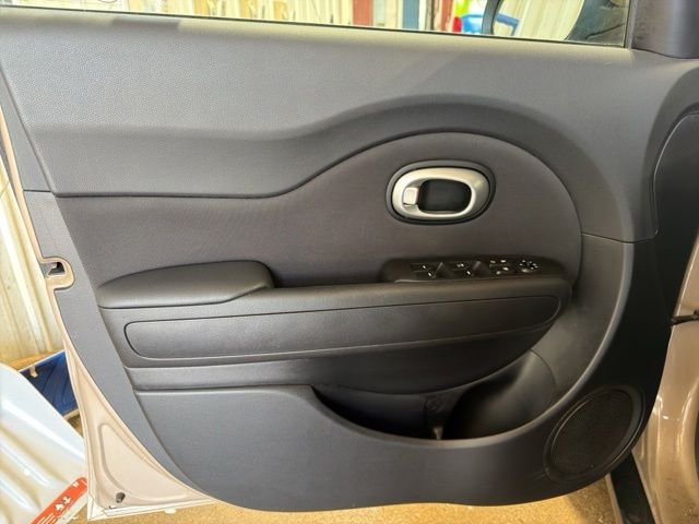 Used 2015 Brown Kia Base image 21