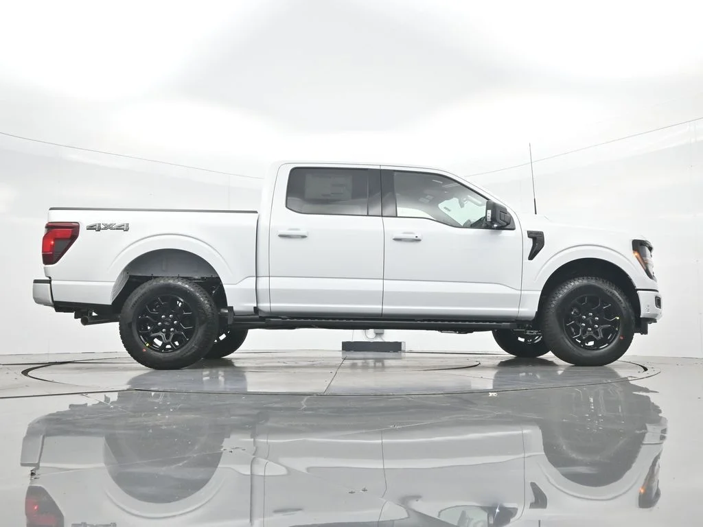 New 2026 Oxford White Ford XLT image 35