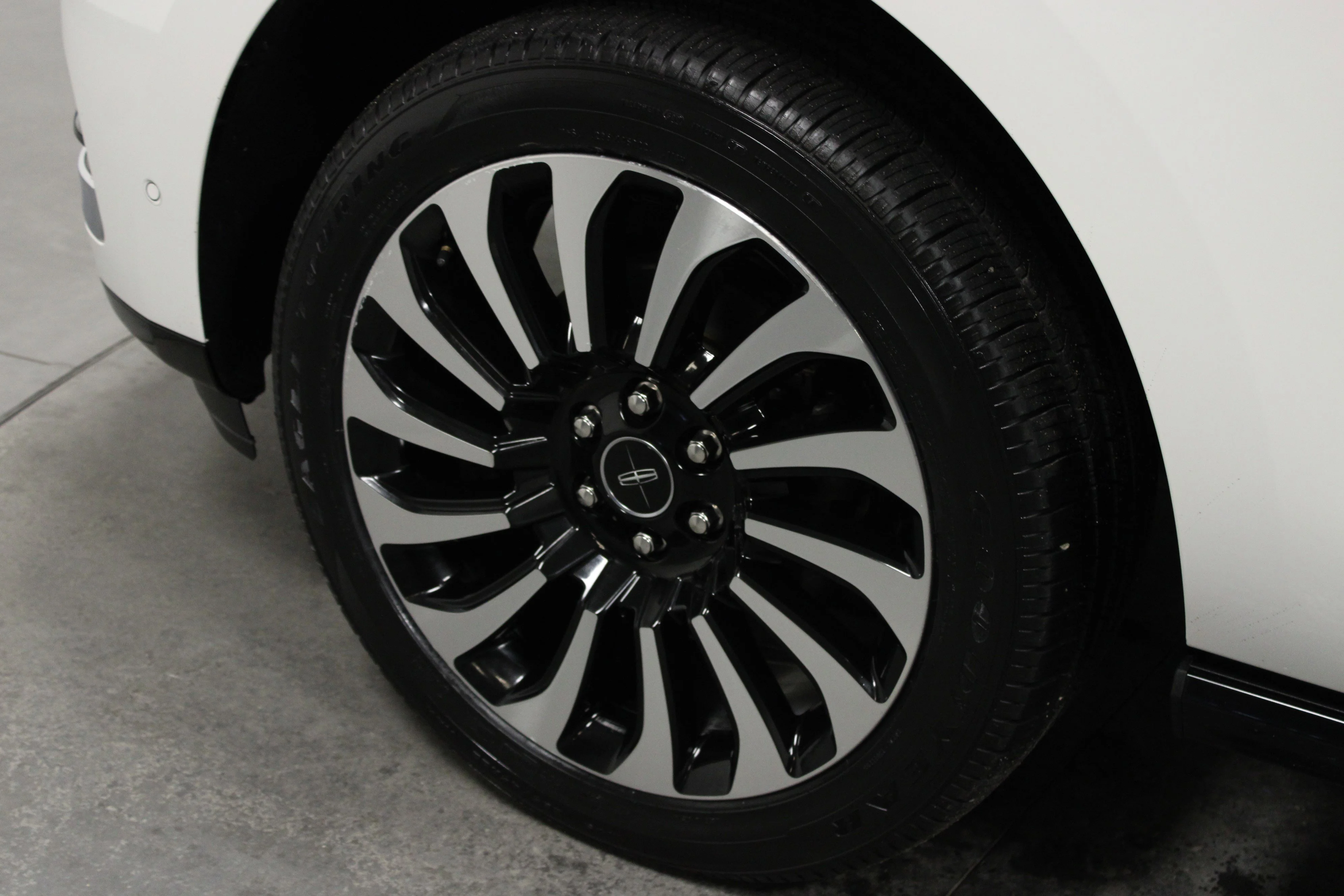 Used 2022 White Metallic Lincoln Black Label image 10
