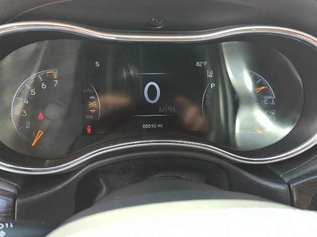 Used 2018 Black Jeep Summit image 10