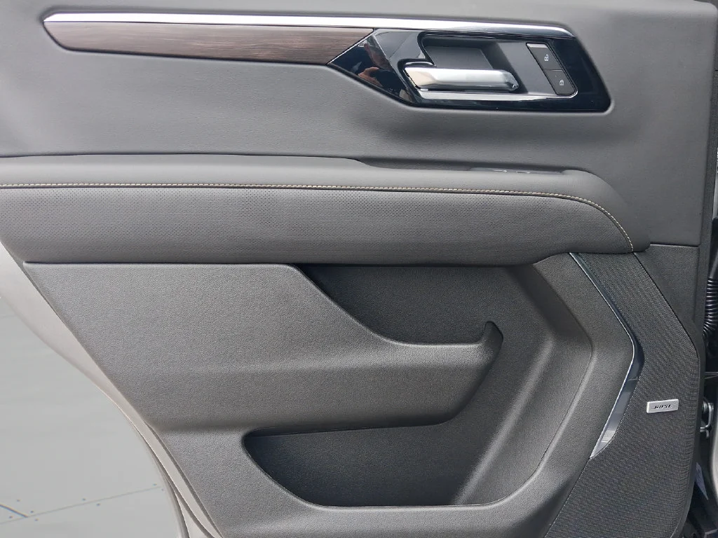 Used 2026 Gray Chevrolet Premier image 23