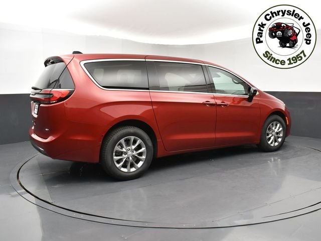 2026 Chrysler Pacifica Select - Photo 3