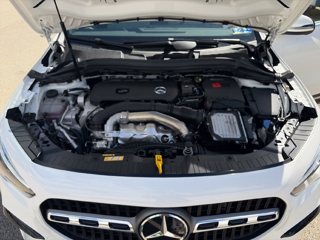New 2026 Polar White Mercedes-Benz GLA 250 image 21