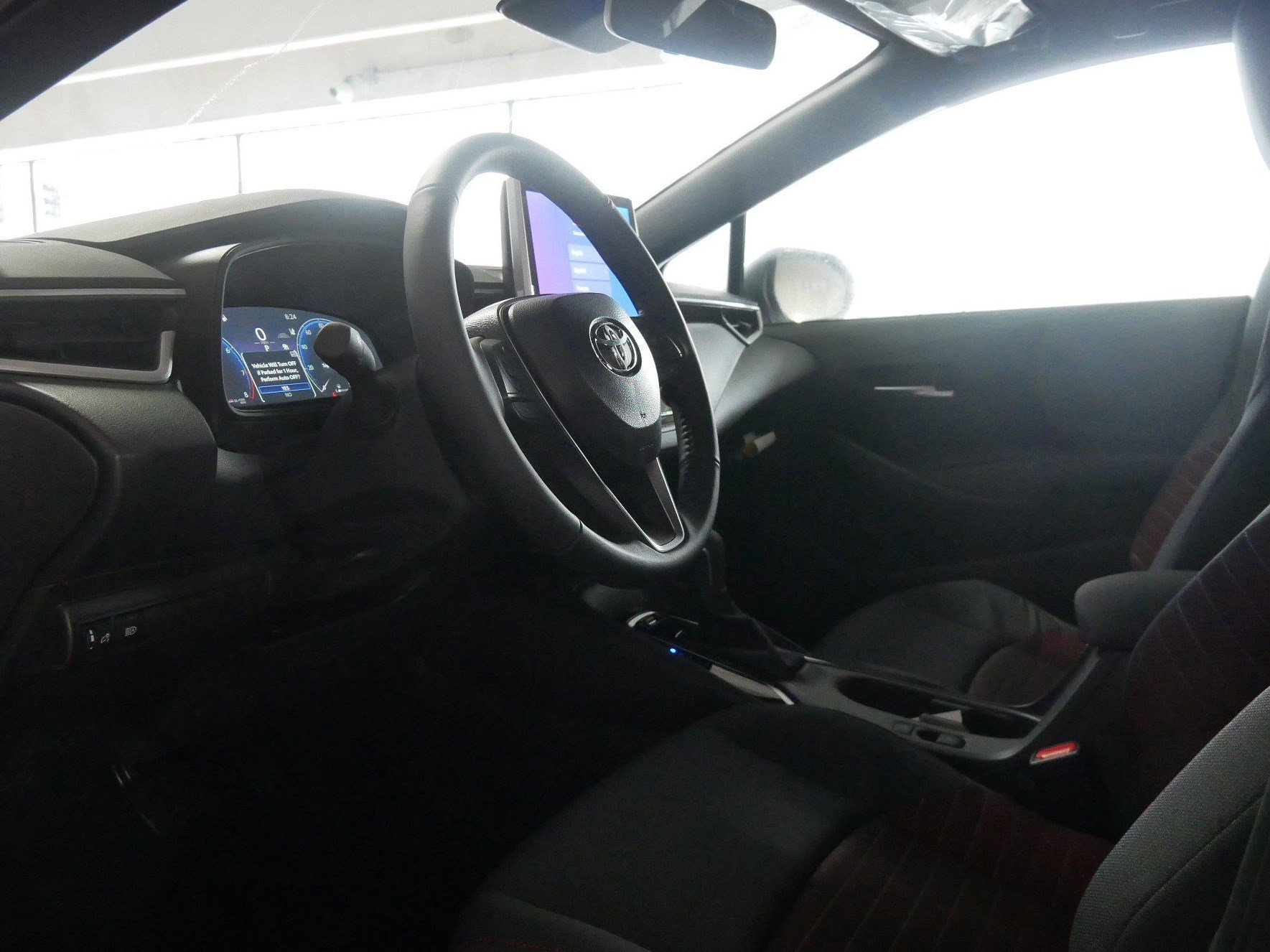 New 2026 Ice Cap with Midnight Black Metallic roof <sup>1</sup> Toyota  SE image 5