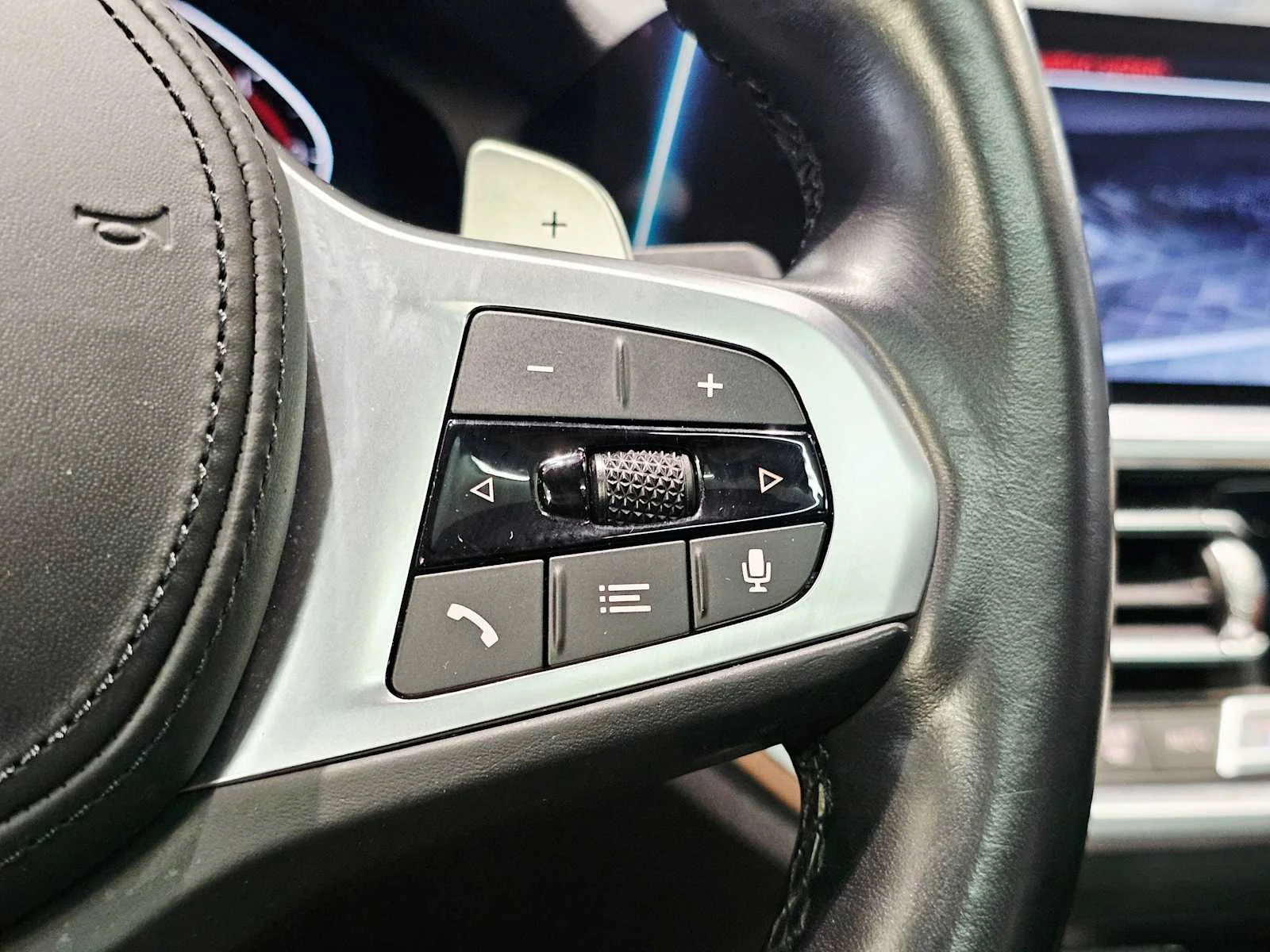 Used 2021 Portimao Blue Metallic BMW xDrive image 13
