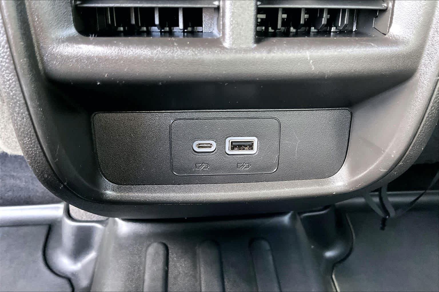 Used 2019 CRYSTAL WHITE TRICOAT Cadillac FWD Sport image 29