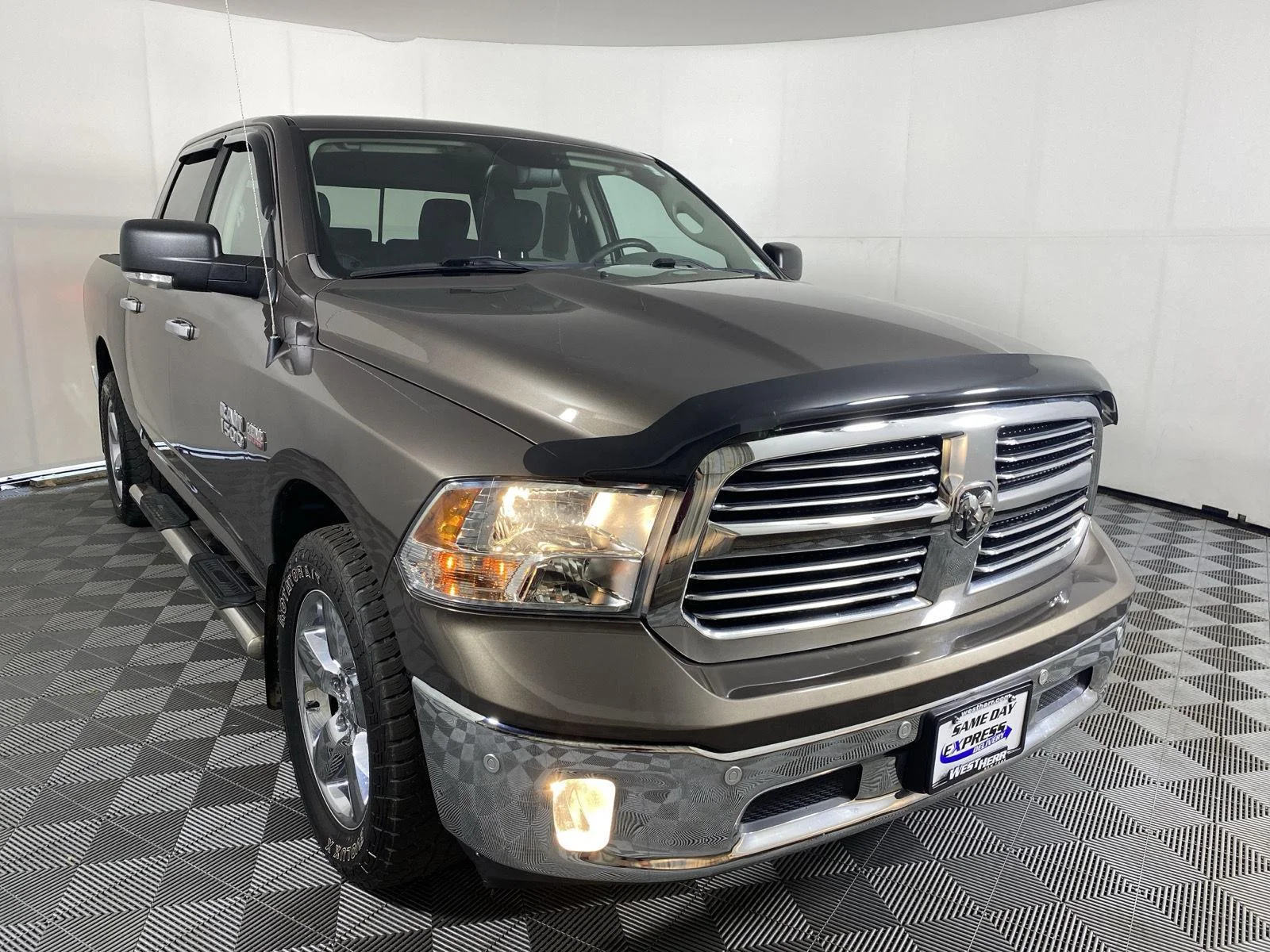 Used 2018 RV Match Walnut Brown Metallic Clearcoat Ram Big Horn image 18